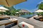 Villa Mandalay - Sunloungers by the pool