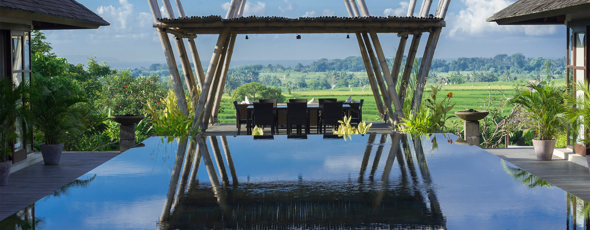 Villa Mandalay - Pool bale with view to the sea