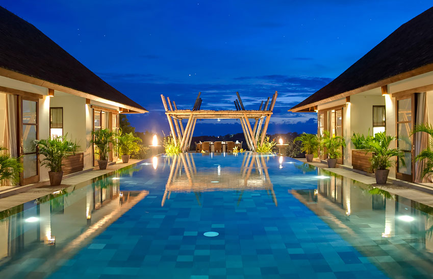 Villa Mandalay - Sunset view across the pool